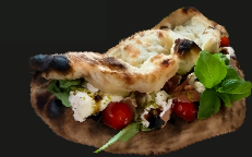 Pane Prestige mit Prosciutto Crudo, Burrata, Rucola, Kirschtomaten und Pistazien