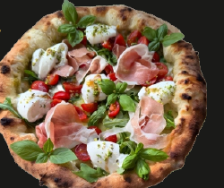 Pizza Belvedere mit gefülltem Rand, Prosciutto Crudo, Burrata, Rucola und Cherrytomaten